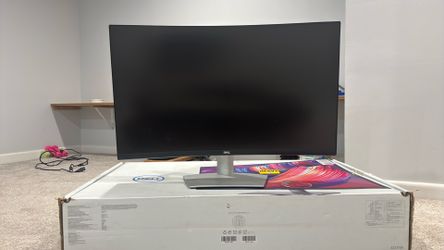 Dell 32” Curved 4K monitor - S3221QS