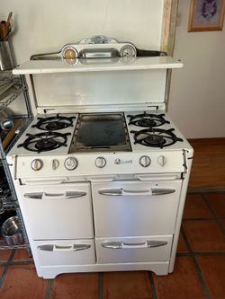 O’Keefe and Merritt Stove