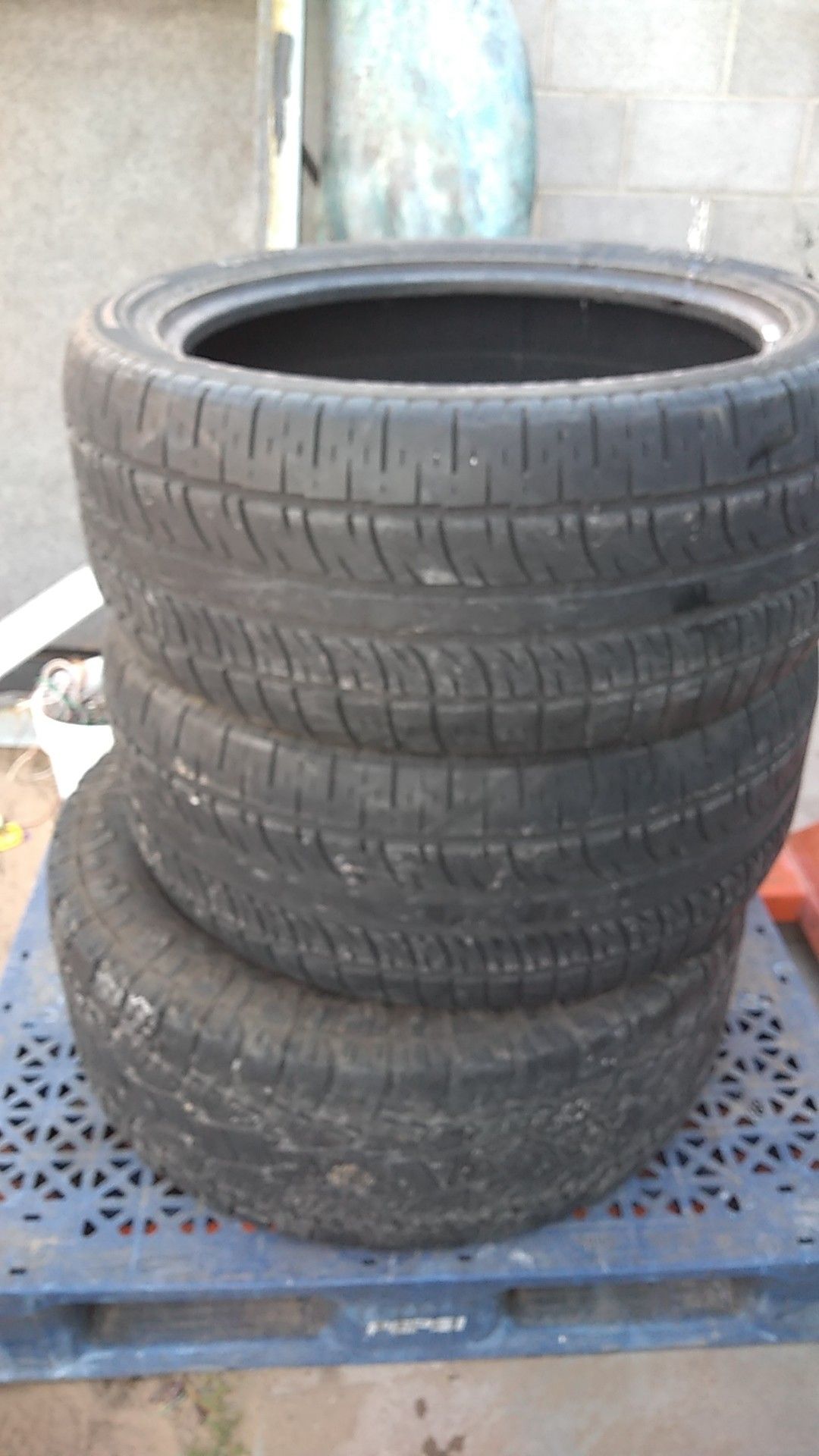 Toyo tires 35×12.5 R 18