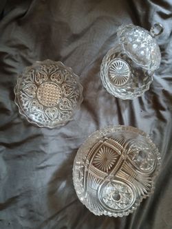 VINTAGE glass bowls