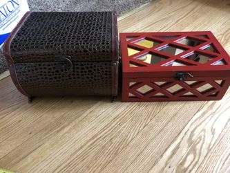 Small treasure chests x 2