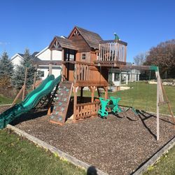 Play Set/ Jungle Gym 