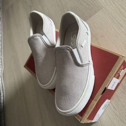 Brand new vans size 7W