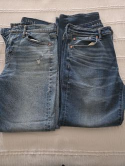 American Eagle blue jeans