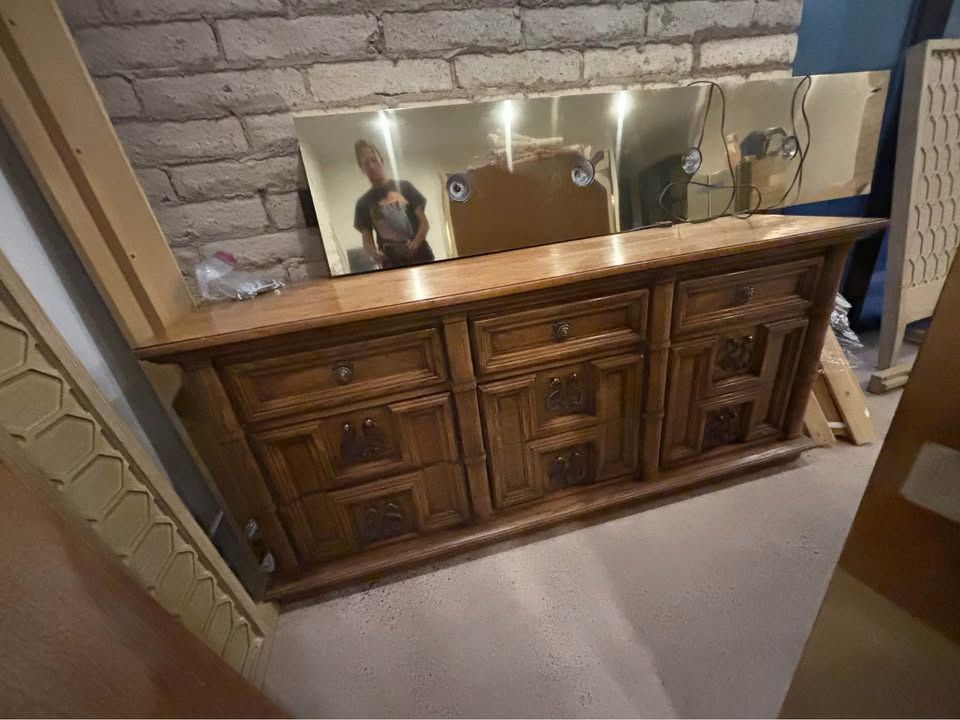 9 Drawer Dresser Thomasville Solid Wood