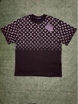 Lv black Tee size M