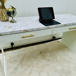 Desk With Marble Adhesive paper $120 FIRM ON PRICE 🚚FREE DELIVERY 