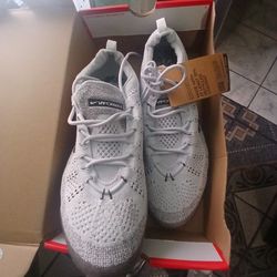  Nikes
