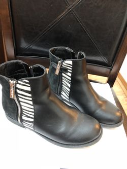 Kenneth Cole Girls Boots size 2