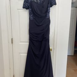 Size 12 STUNNING Mother Of The Bride Dress