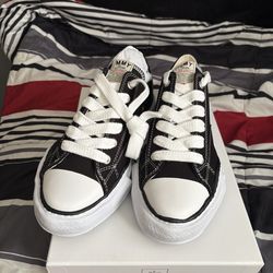 Mason Miharas, size 10 men brand new.