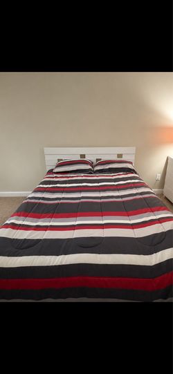 Queen bed set for sale