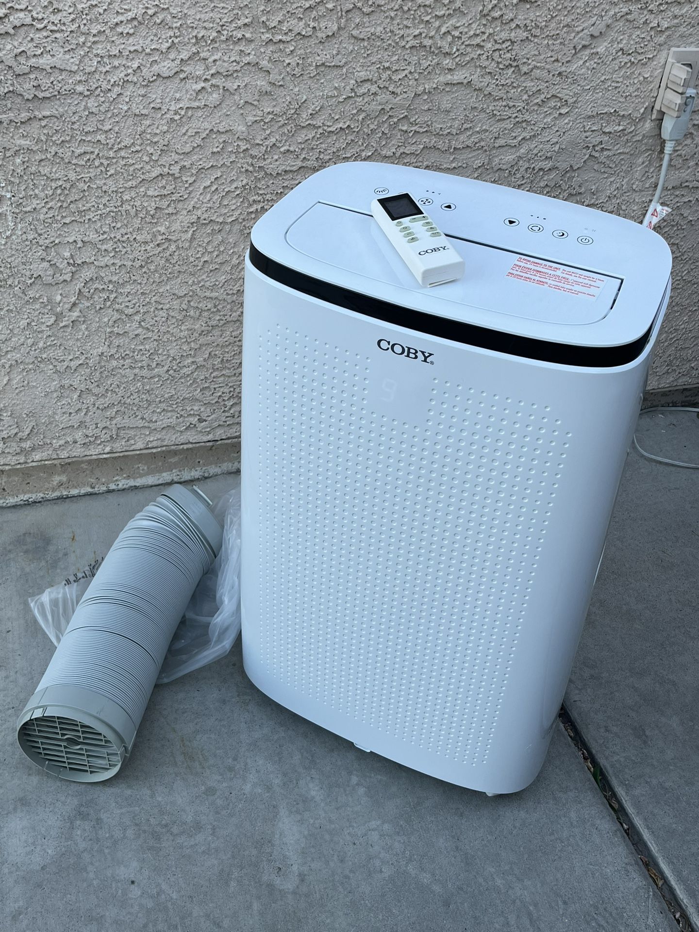 New COBY 10800 BTU DOE 115-Volt Vented Medium Room Portable Air Conditioner Remote Included