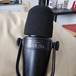 Microphone Shure MV7 with stand