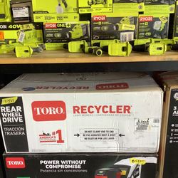 Toro Recycler 21 in. Briggs and Stratton Low Wheel RWD Gas Walk Behind Self Propelled Lawn Mower with Bagger