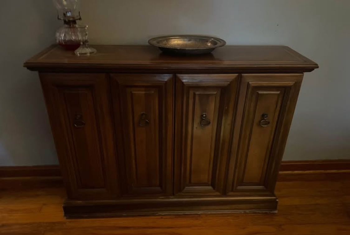 Small console cabinet/table