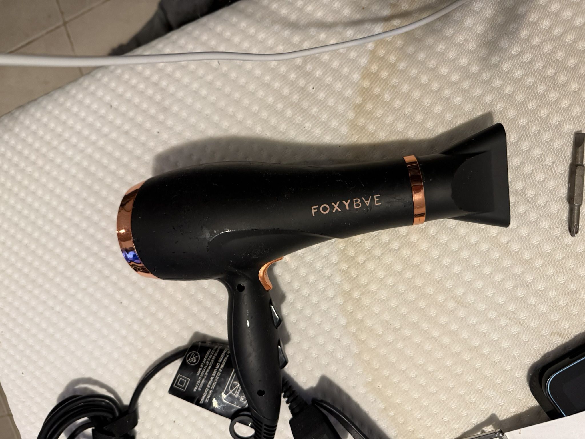 Blow dryer