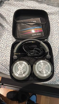 Ultrasone PRO 750 headphones