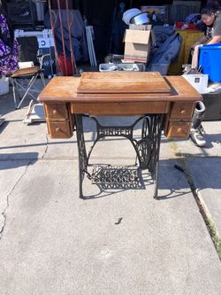 Singer Sewing Machine