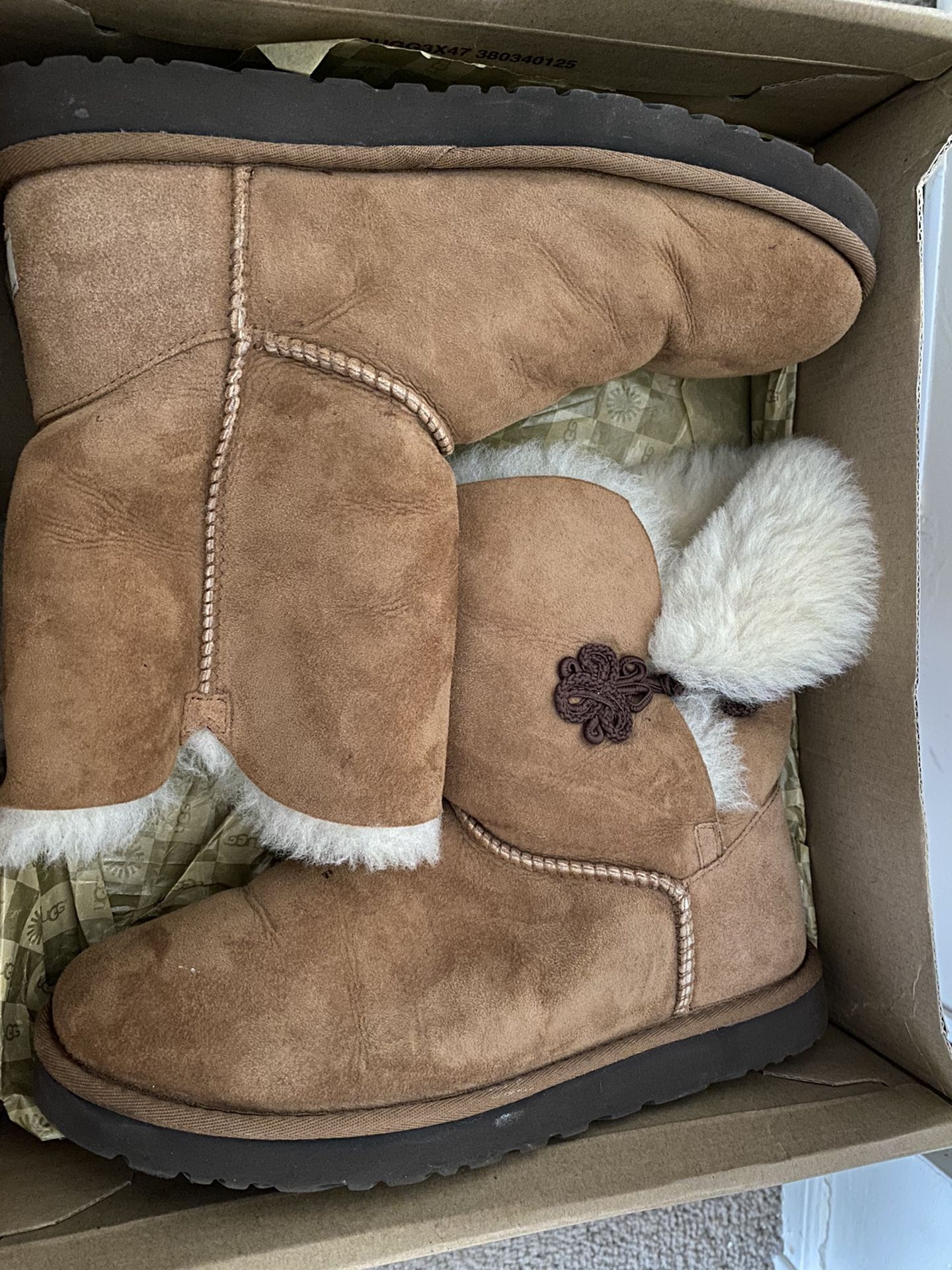 UGG size 11