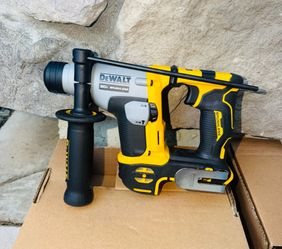 DEWALT ATOMIC 20V MAX Cordless Brushless Ultra-Compact 5/8 in. SDS Plus Hammer Drill (Tool Only) New