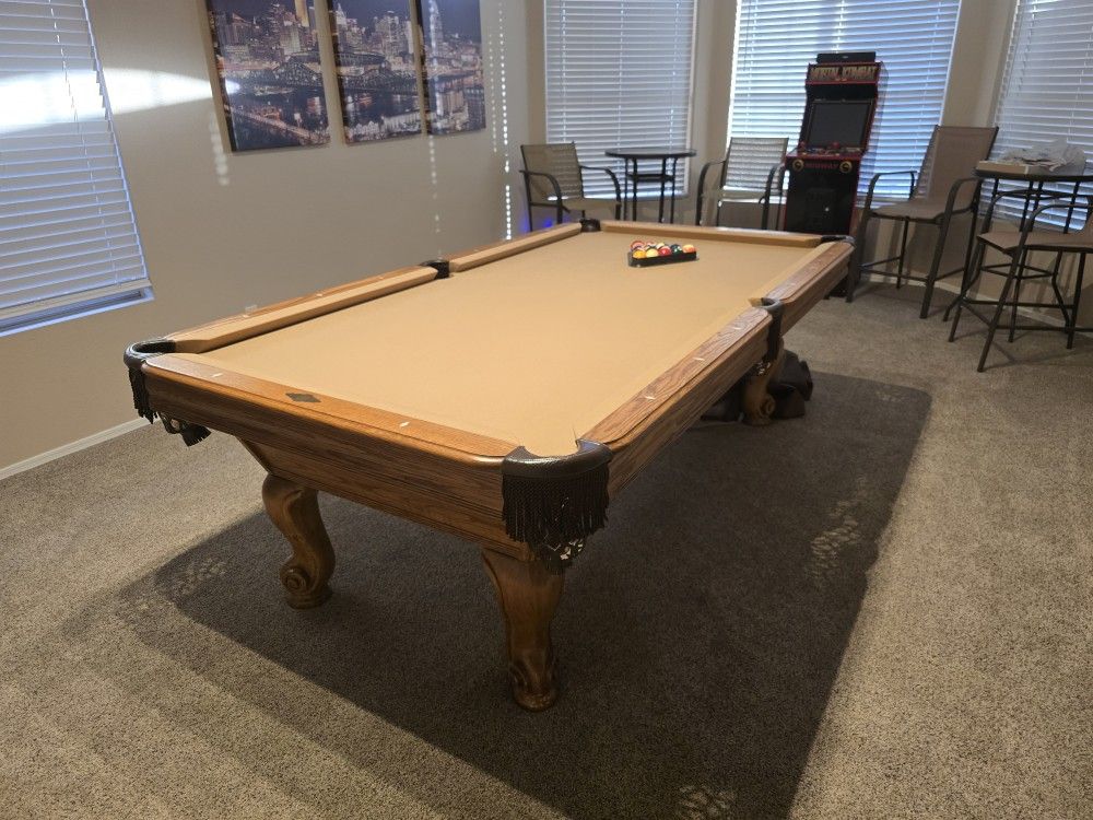 POOL TABLE 8 FOOT