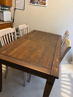 Dining table w/ chairs