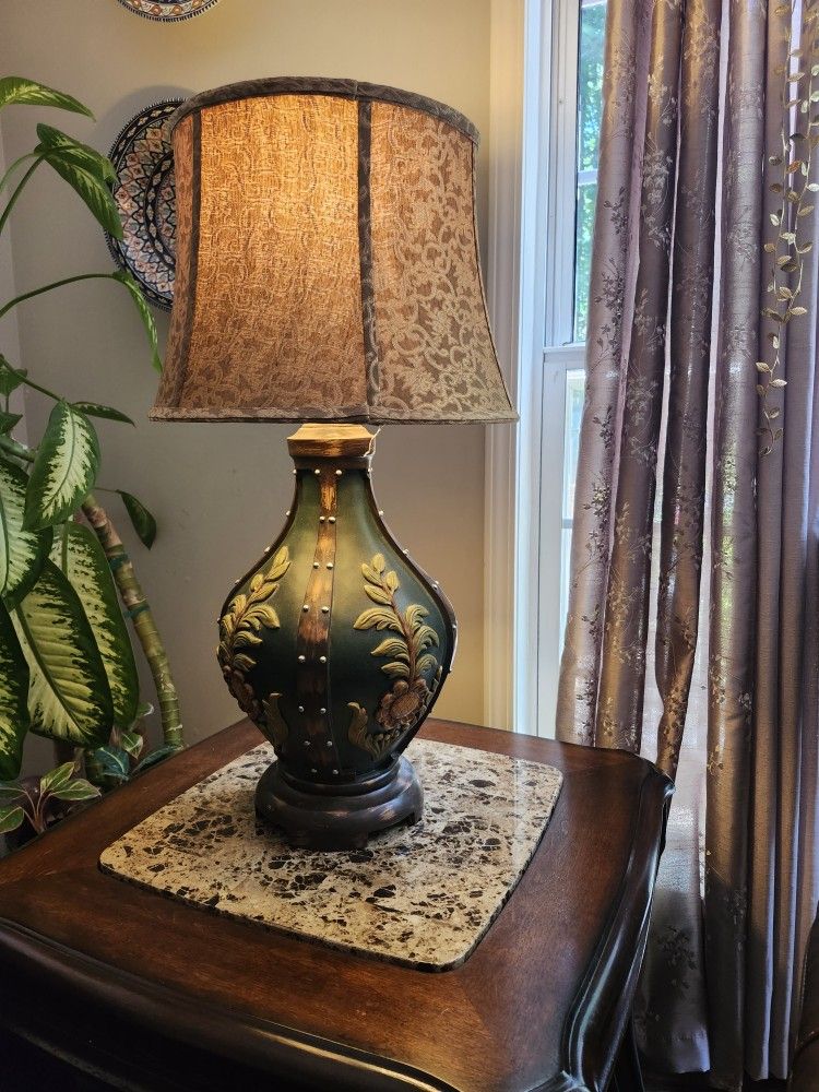 Single Antique End Table Lamp For Living Room, Door Entrance Or Bedroom