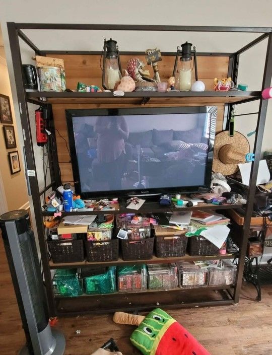 Shelving / Entertainment Unit