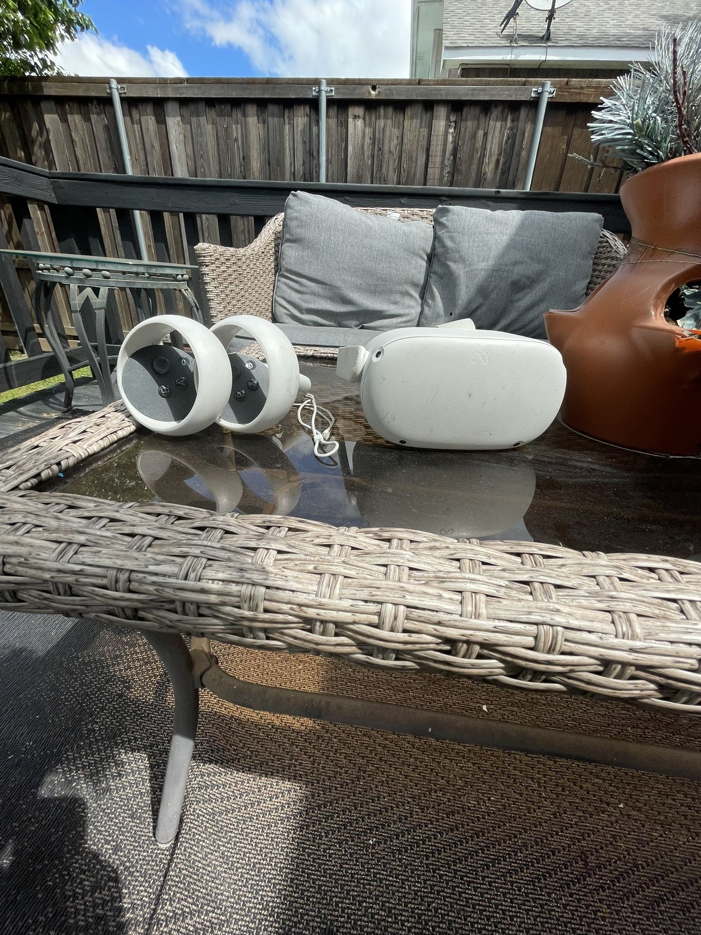 Needs face cover and controller battery holder