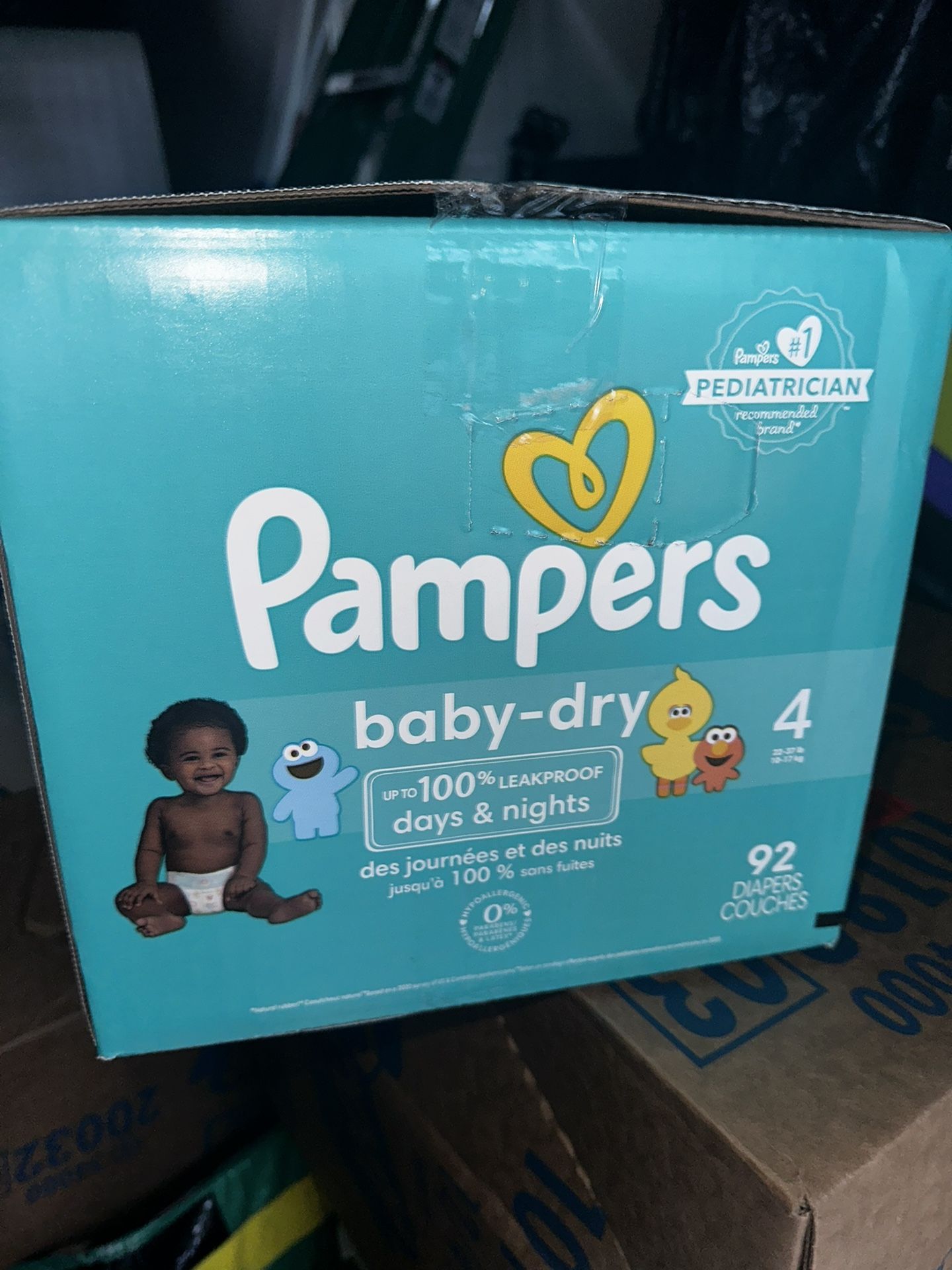 PAMPERS Size 4 / 92 Count 