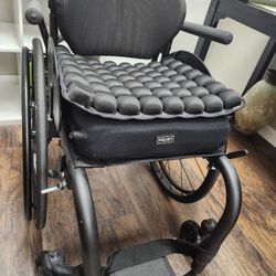 Rogue2 Wheelchair With Sitting Pad