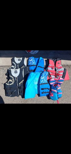 Lot of 6 life Jackets Adult and kids