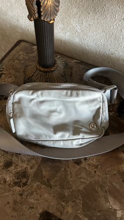 lululemon Everywhere Belt Bag