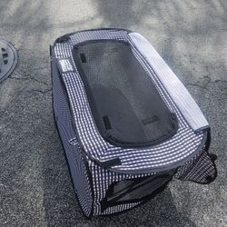 COLLAPSIBLE PET CARRYING CASE 