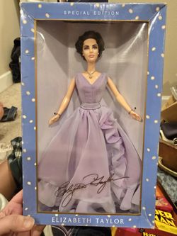 Elizabeth Taylor White Diamonds Doll