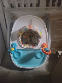 Baby walker/feeding