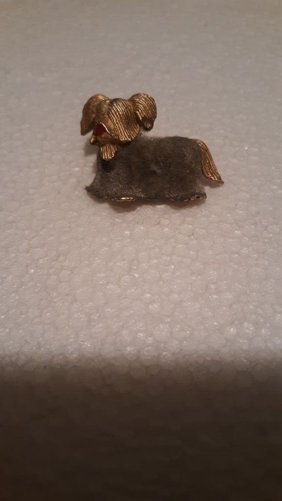 Dog brooch