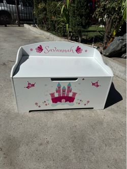Kids storage bench