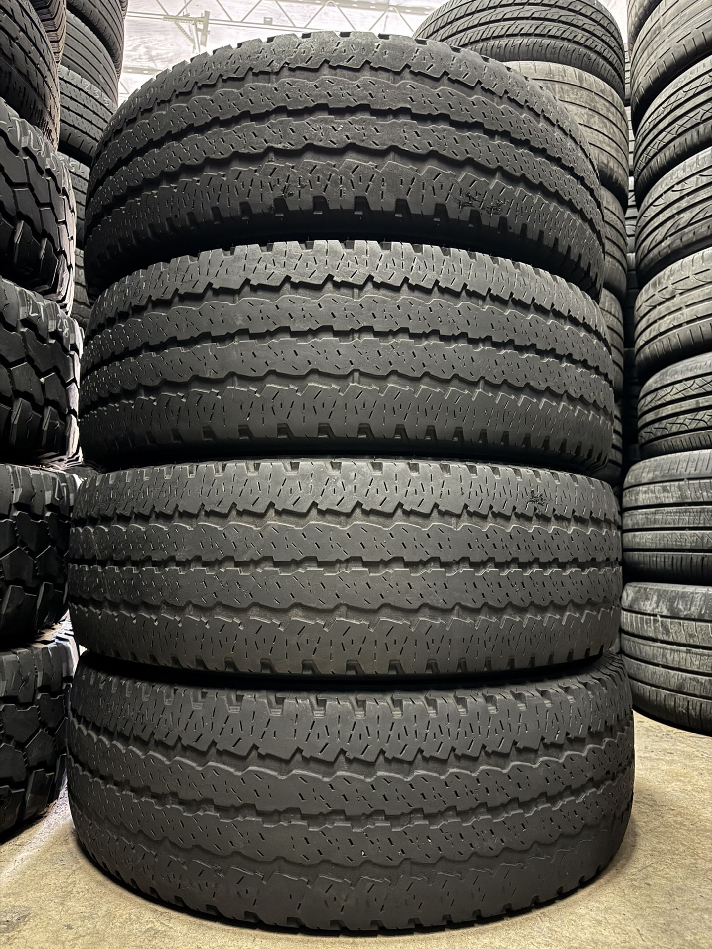 Set Firestone LT 275 70 R18 for Sale in Fort Lauderdale, FL - OfferUp