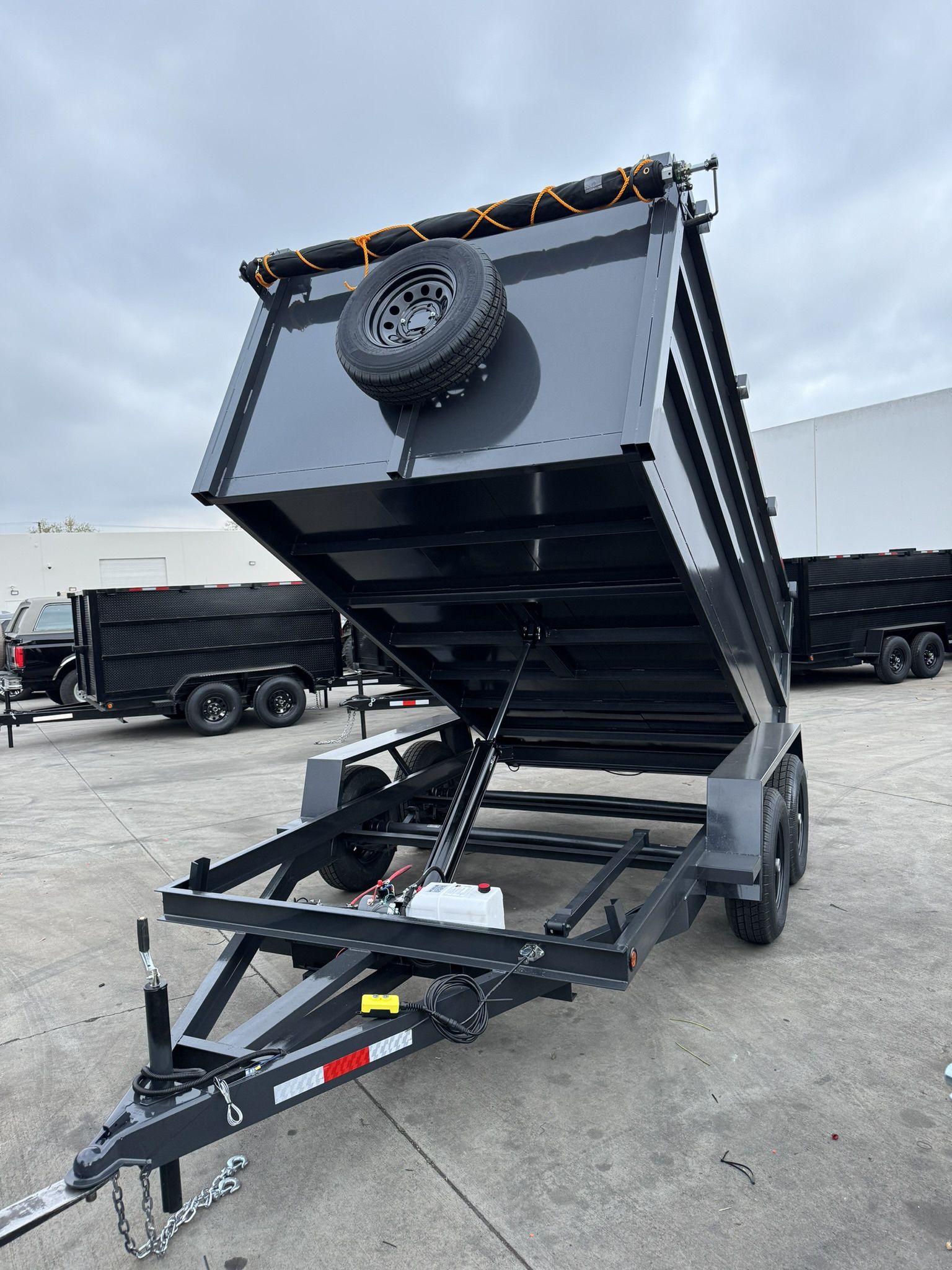 New Dump Trailer 12k Lbs Of Capacity 12ft Long