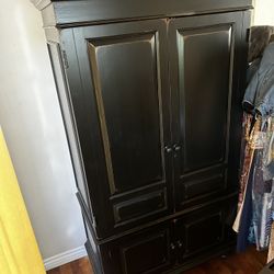 Armoire Beautiful Condition 6’ High. Free