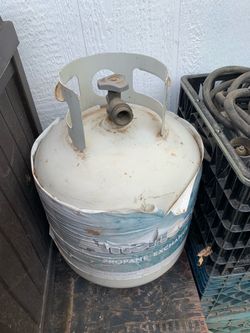 Empty Propane Tanks Clean Ready To Refill Or Exchange