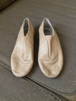 Bloch Dance Women's Super Jazz Leather and Elastic Slip On Jazz Shoe