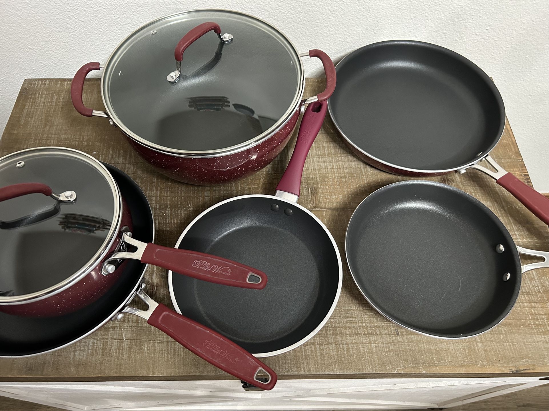 8 piece Pioneer Woman pot and pan set. Excellent condition 