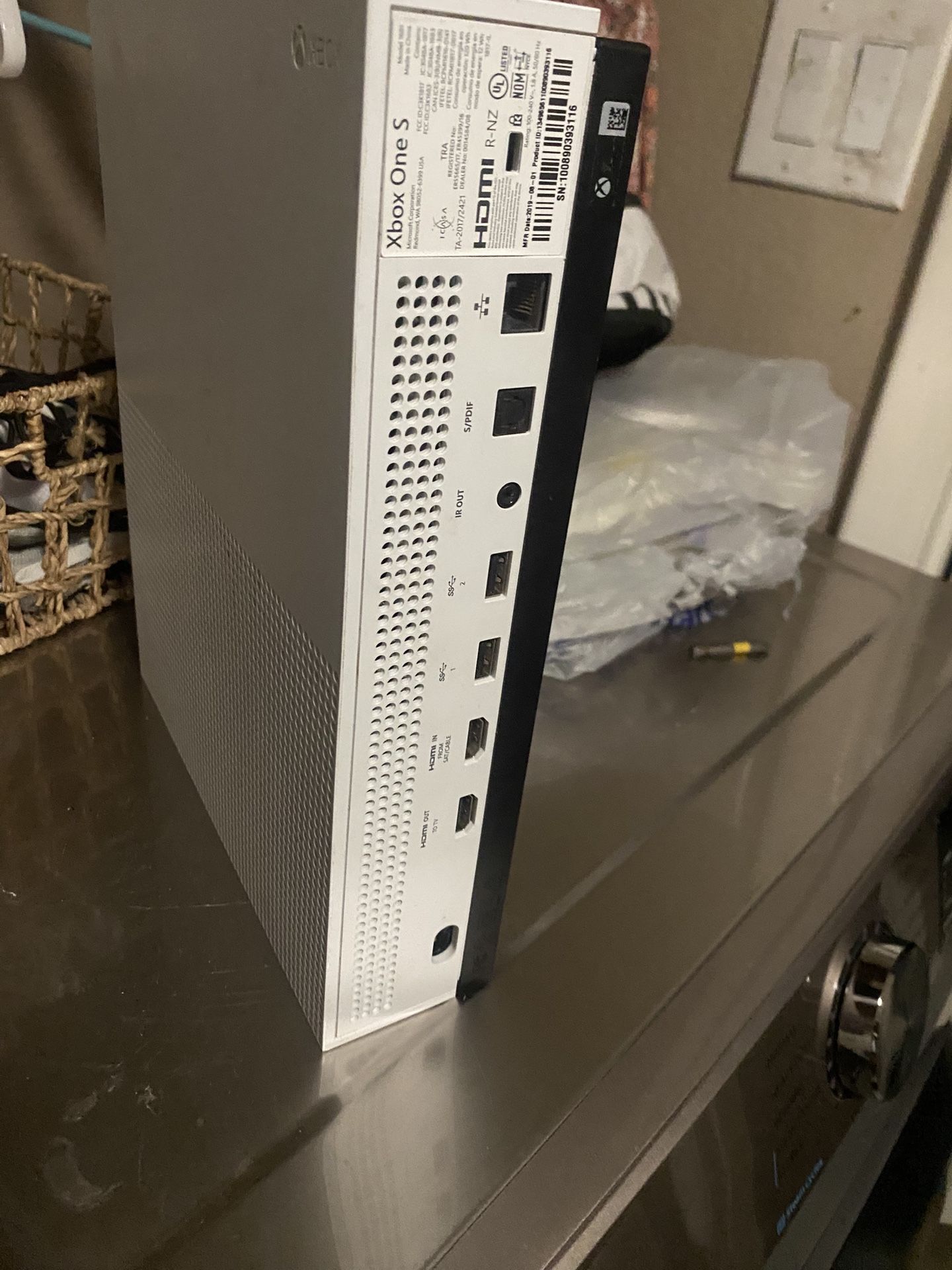 Xbox One S