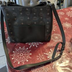 Purse Located In Mesa $200