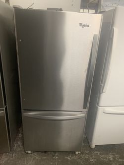 Nevera de 30” whirlpool freezer abajo