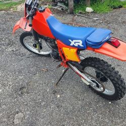 1984 Motorcycle 200 R