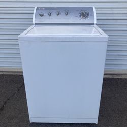 Whirlpool washing machine in good condition, works very well, is clean and pleasant, and has a 30-day warranty. Delivery is available to your doorstep
